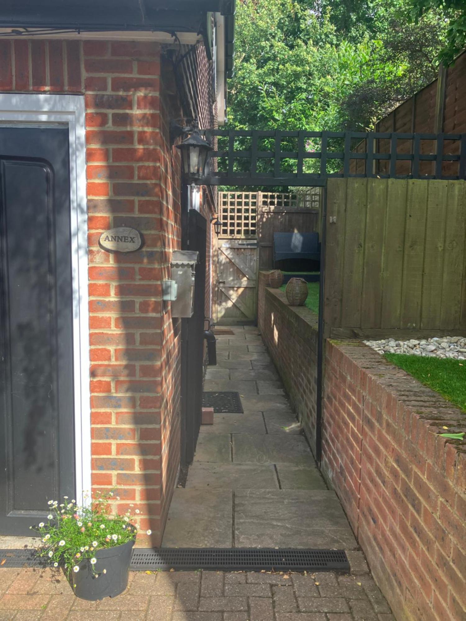 The Studio In The Annex Potters Bar Exterior photo